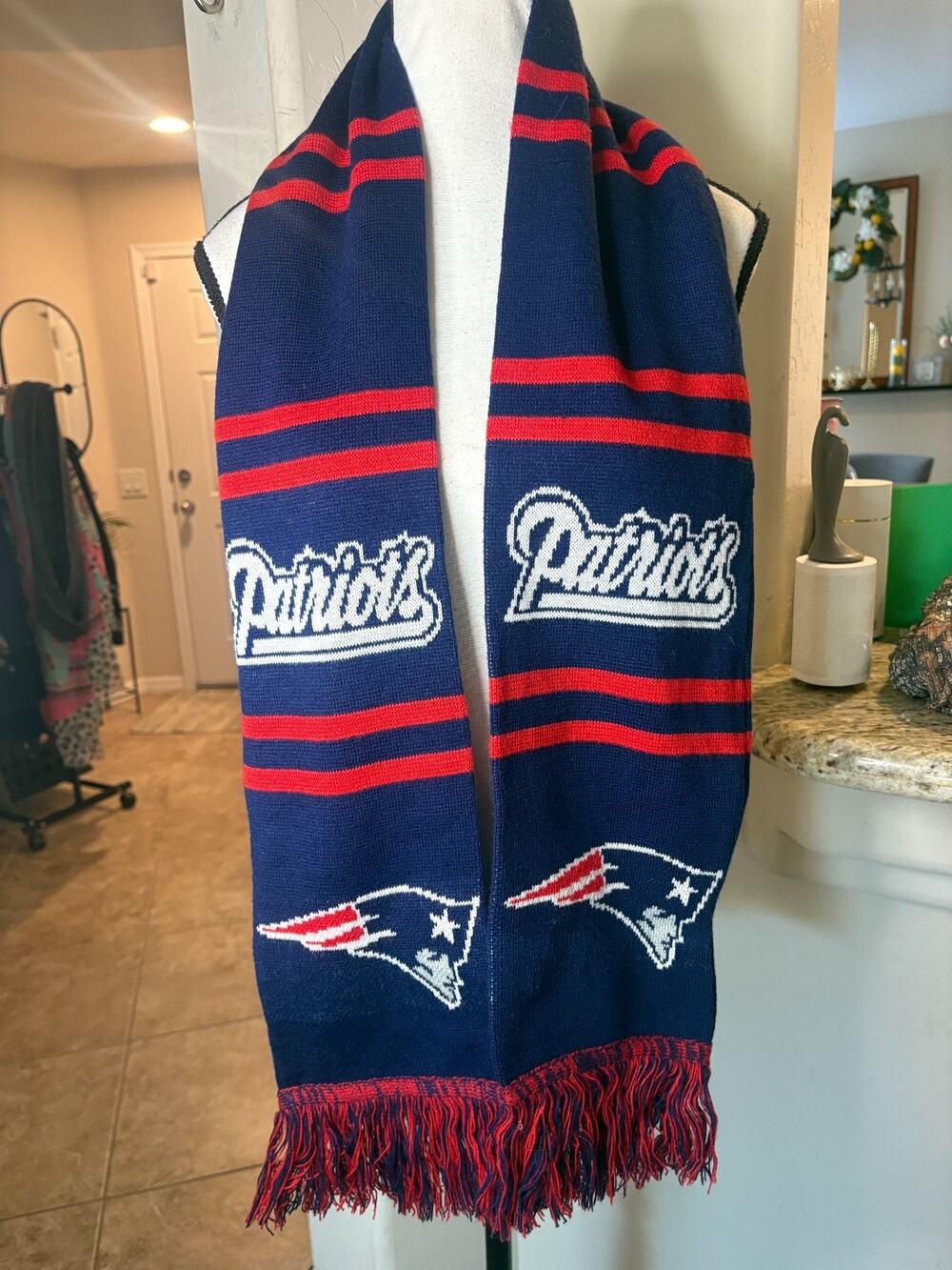 Forever Collectibles NFL New England Patriots Vintage Knit Scarf